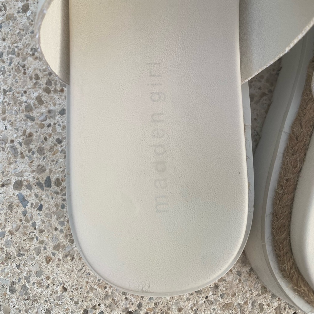*SOLD* Madden Girl Mythical Platform Sandals Color-Bone (Ivory) with Gold Size 7 - Picture 4 of 14